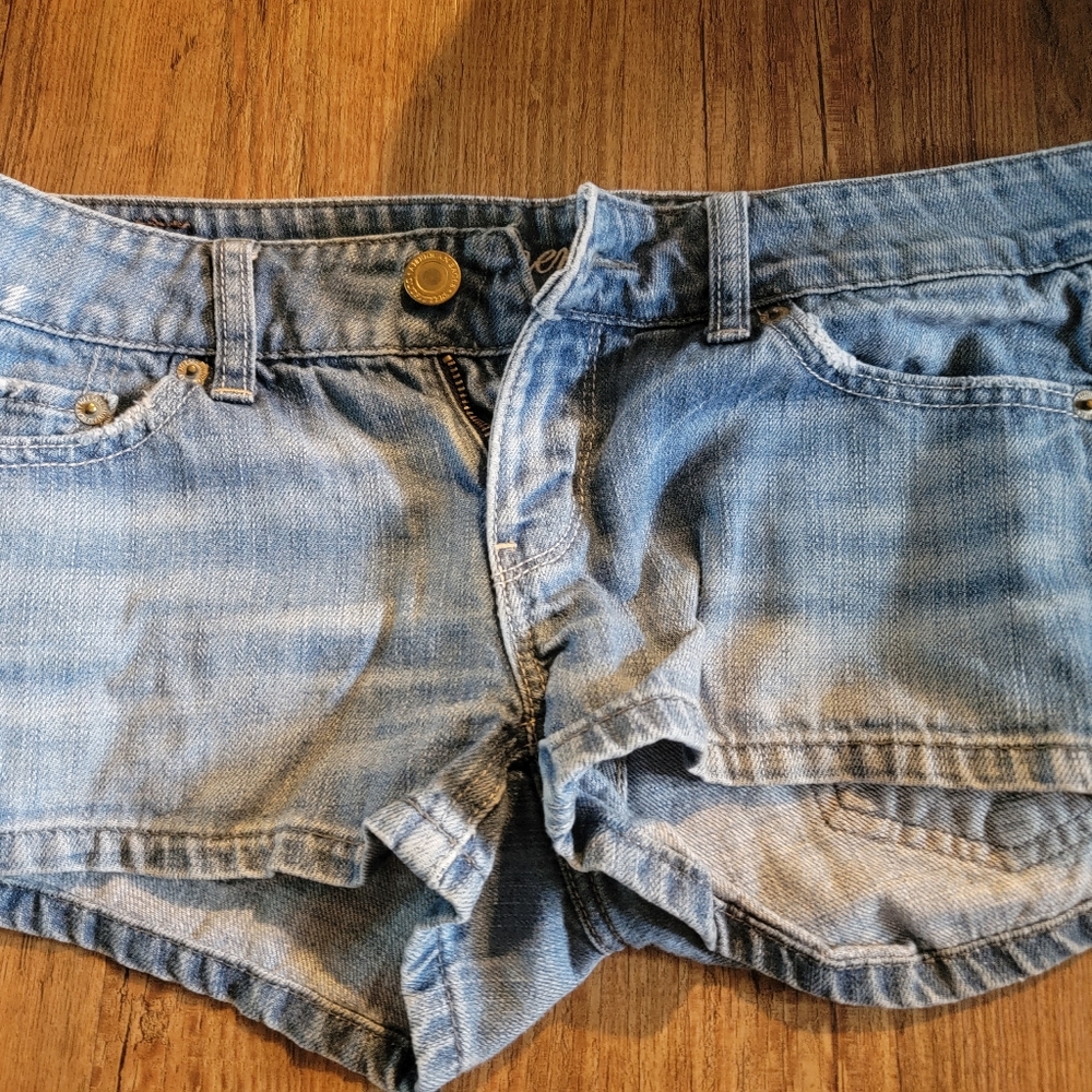 Womans American Eagle Shorts